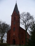 Wieża kościelna z zegarem (widok od strony ul. Wyzwolenia)